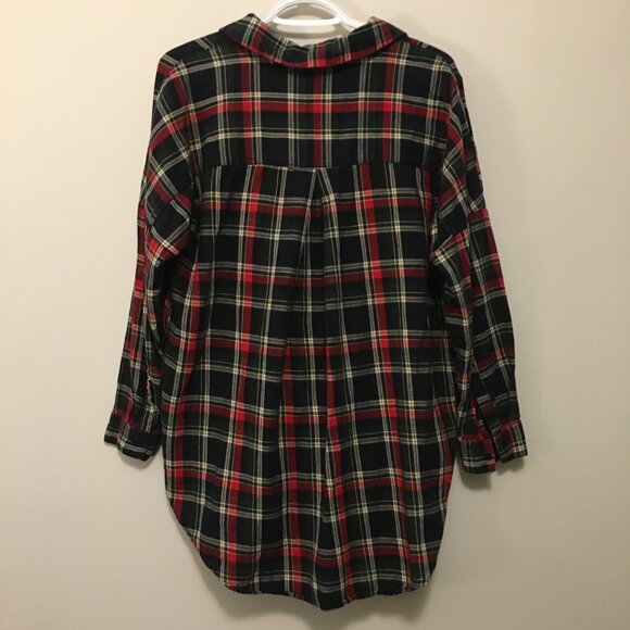 100% Cotton Plaid Button Down Twist Hem Droptail Shirt - Picture 2 of 15